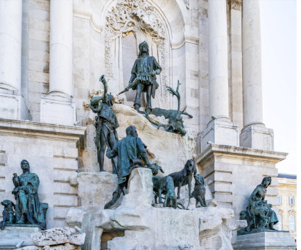 A Budavári Mátyás-kút történetei