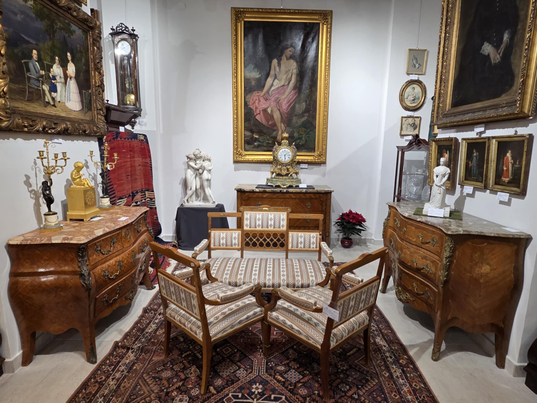 BÚTORCSODÁK ÉS BÉRPALOTÁK - STILUSTÖRTÉNETI SÉTA A NAGYHÁZI GALÉRIÁBAN